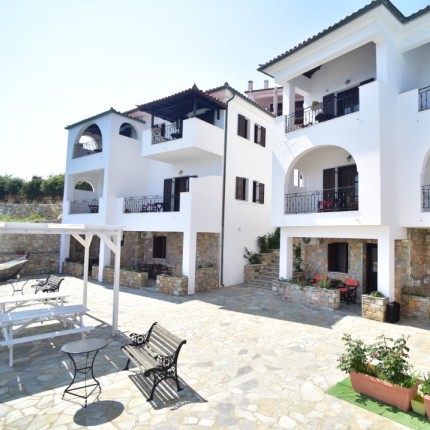 Yalis Hotel-min (Custom) (1)